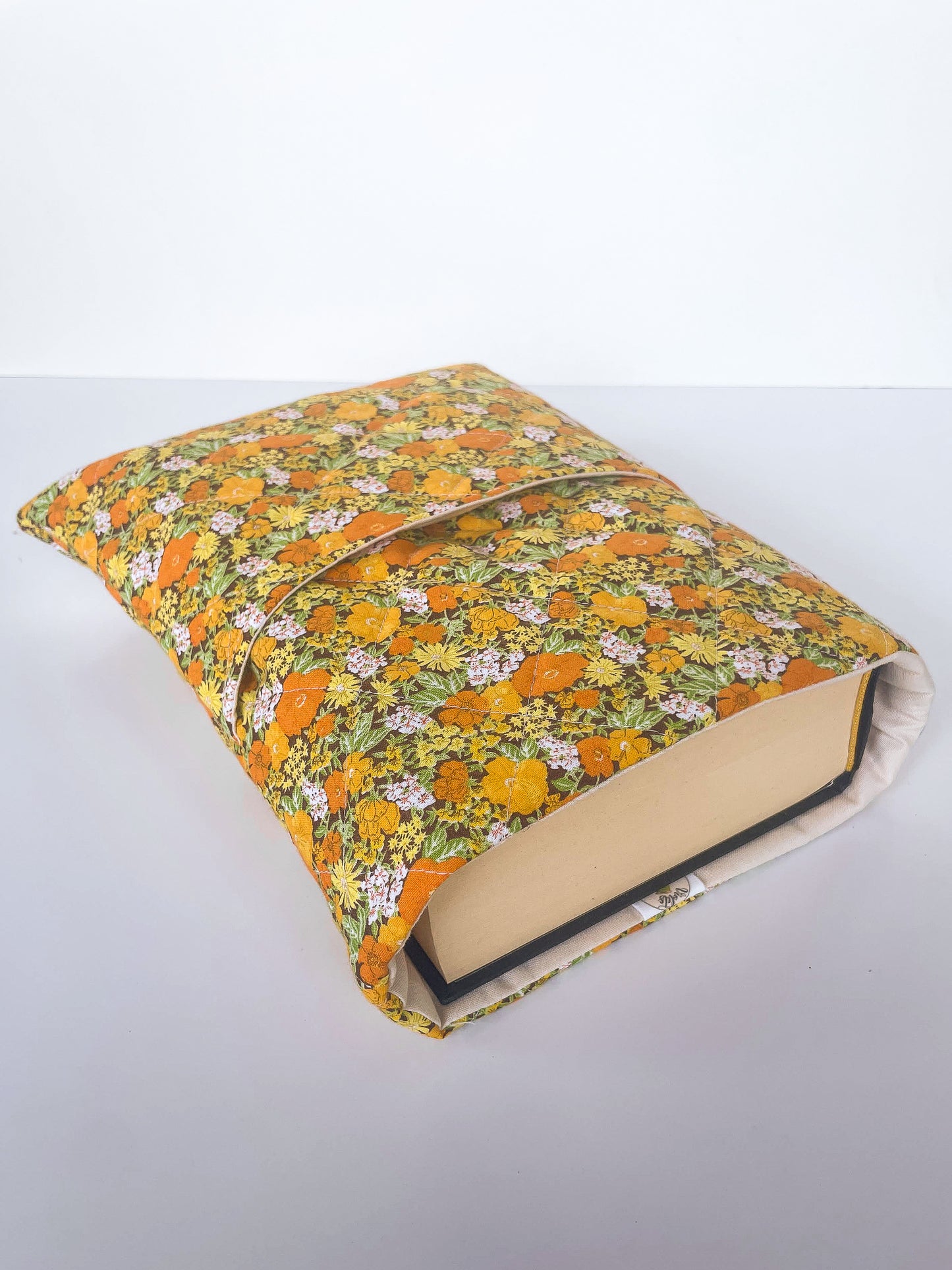 70s Floral Book Sleeve Size Large