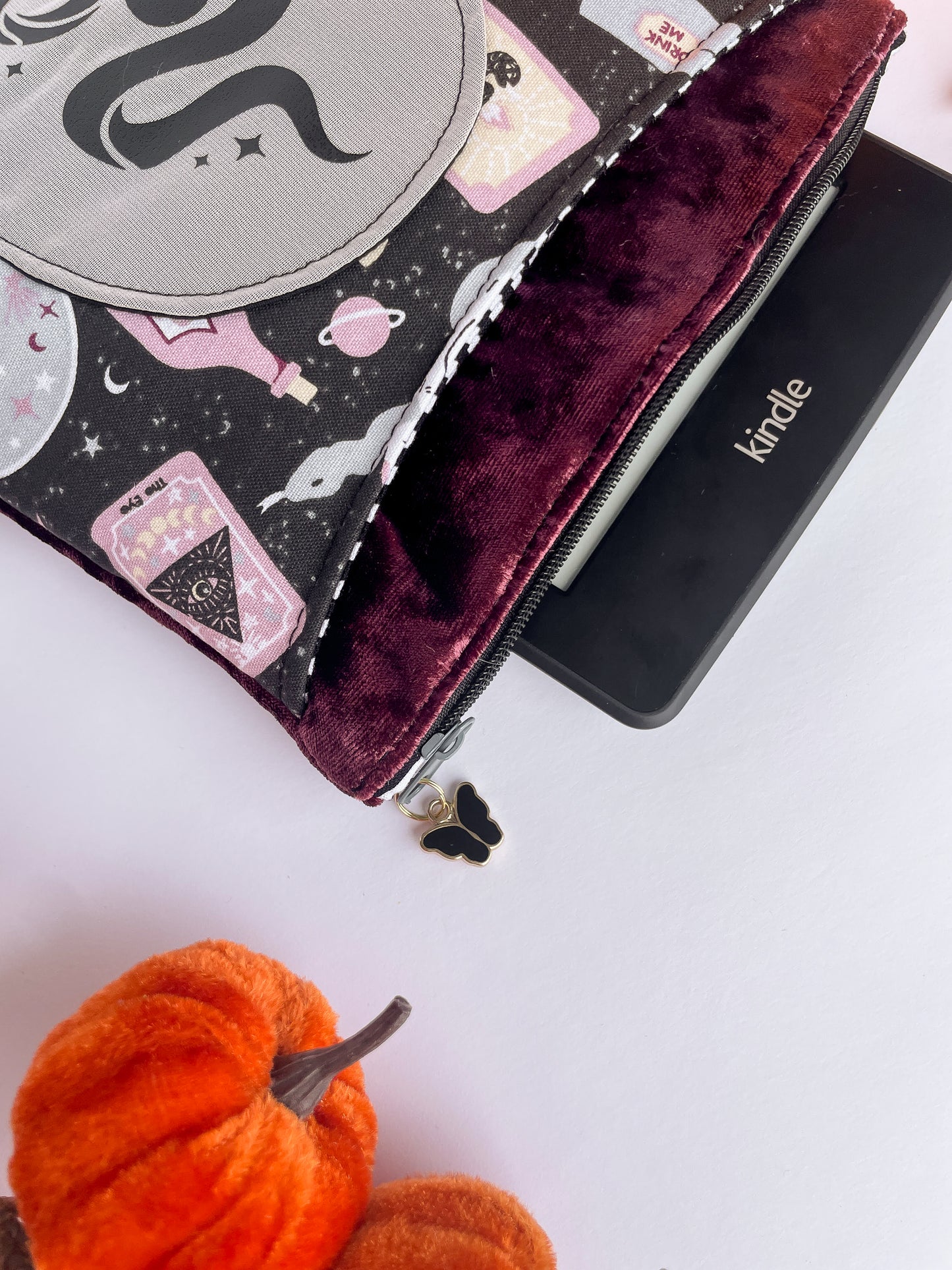 Witchy Halloween Kindle Case