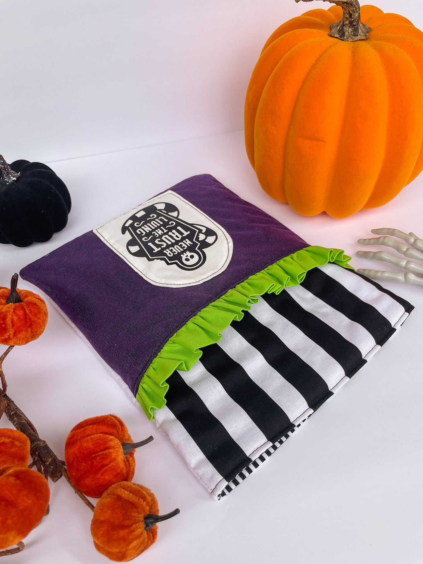 Beetlejuice Book Sleeve Size Large
