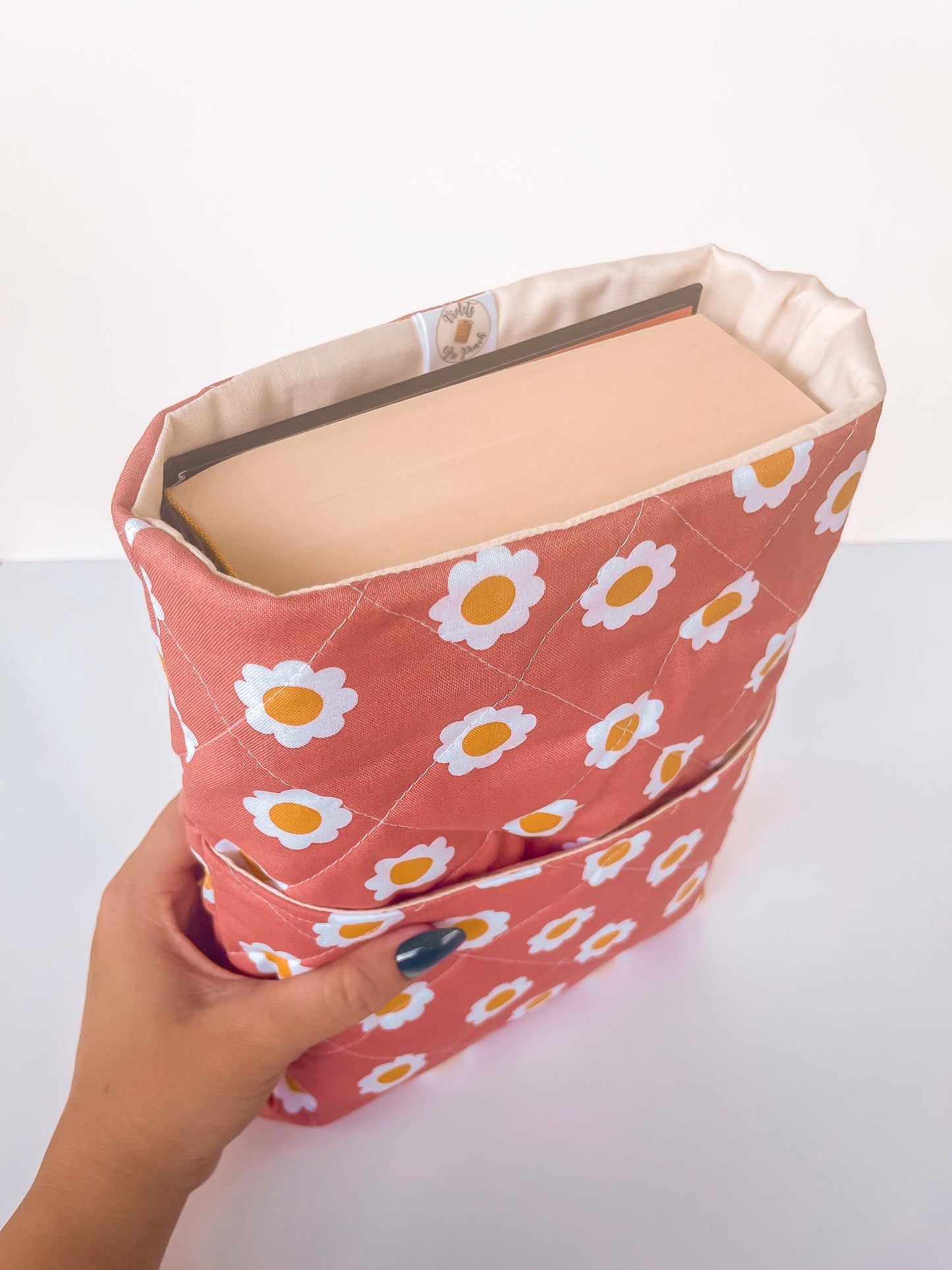 Daisy Book Sleeve Size Large