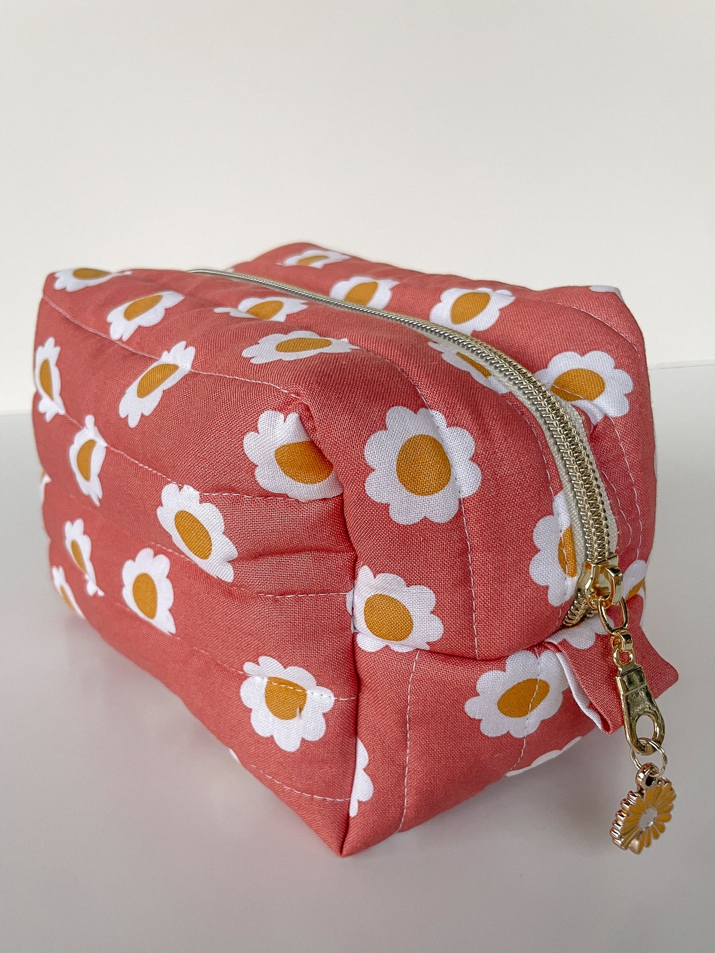 Daisy Makeup Bag, Size Small