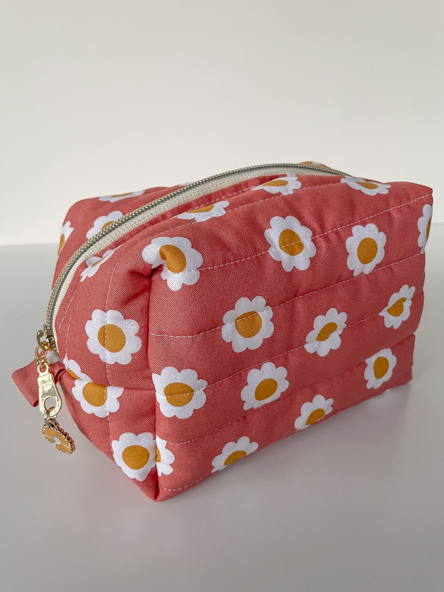 Daisy Makeup Bag, Size Small
