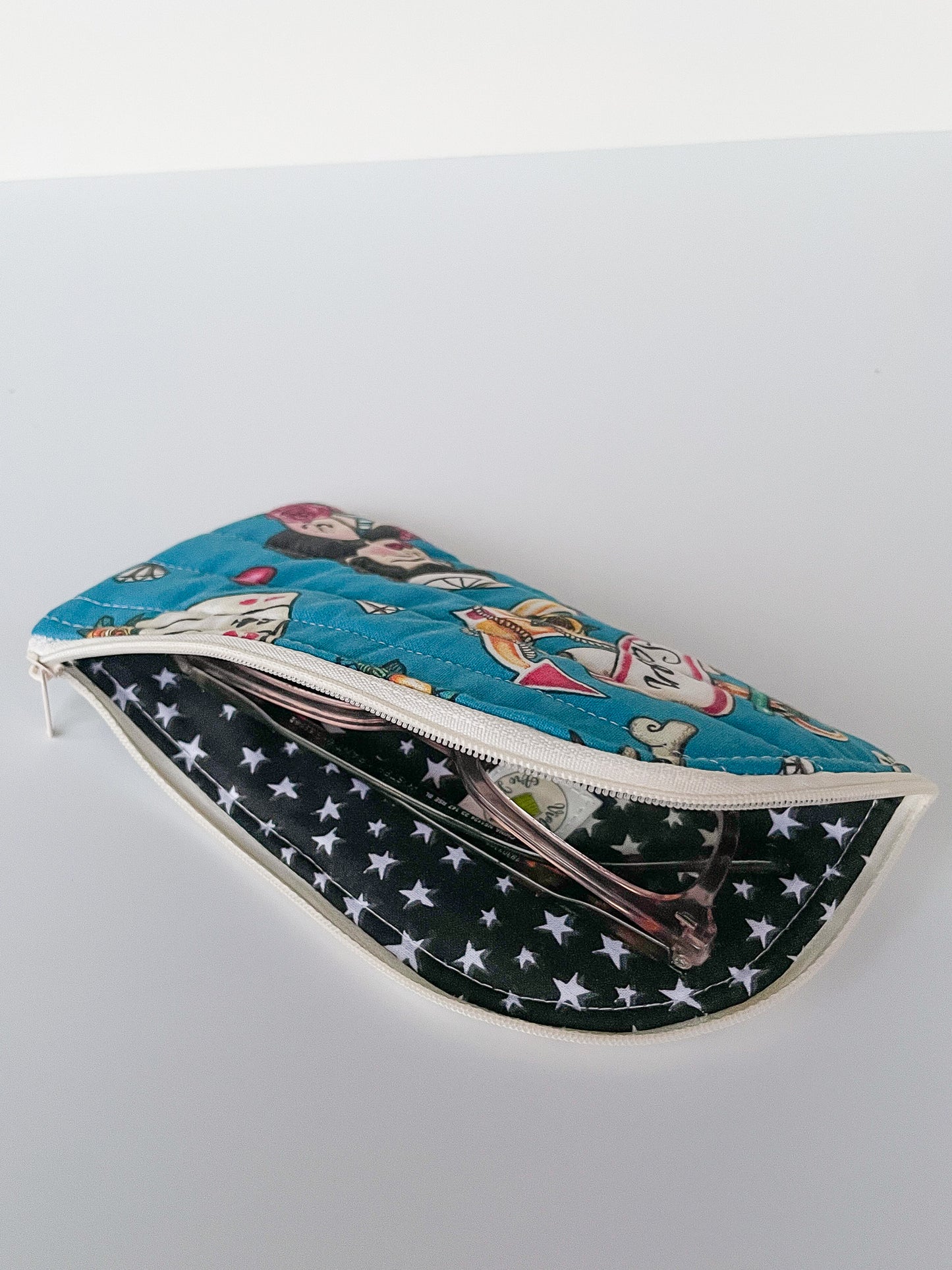 American Traditional Glasses Case