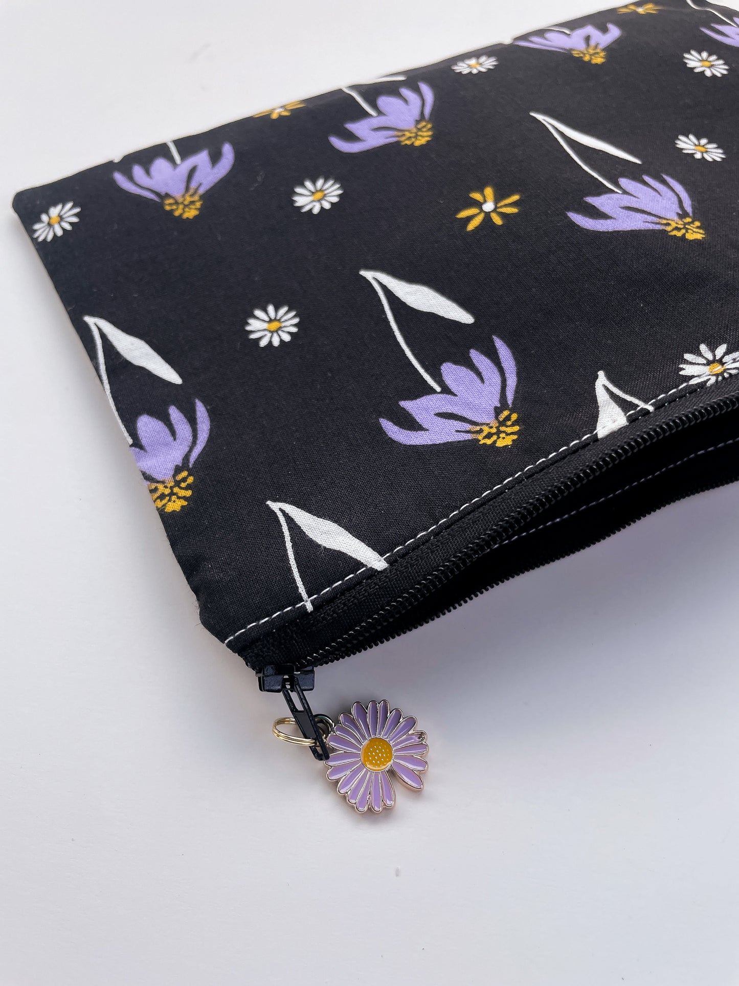 Purple Daisy Zipper Pouch