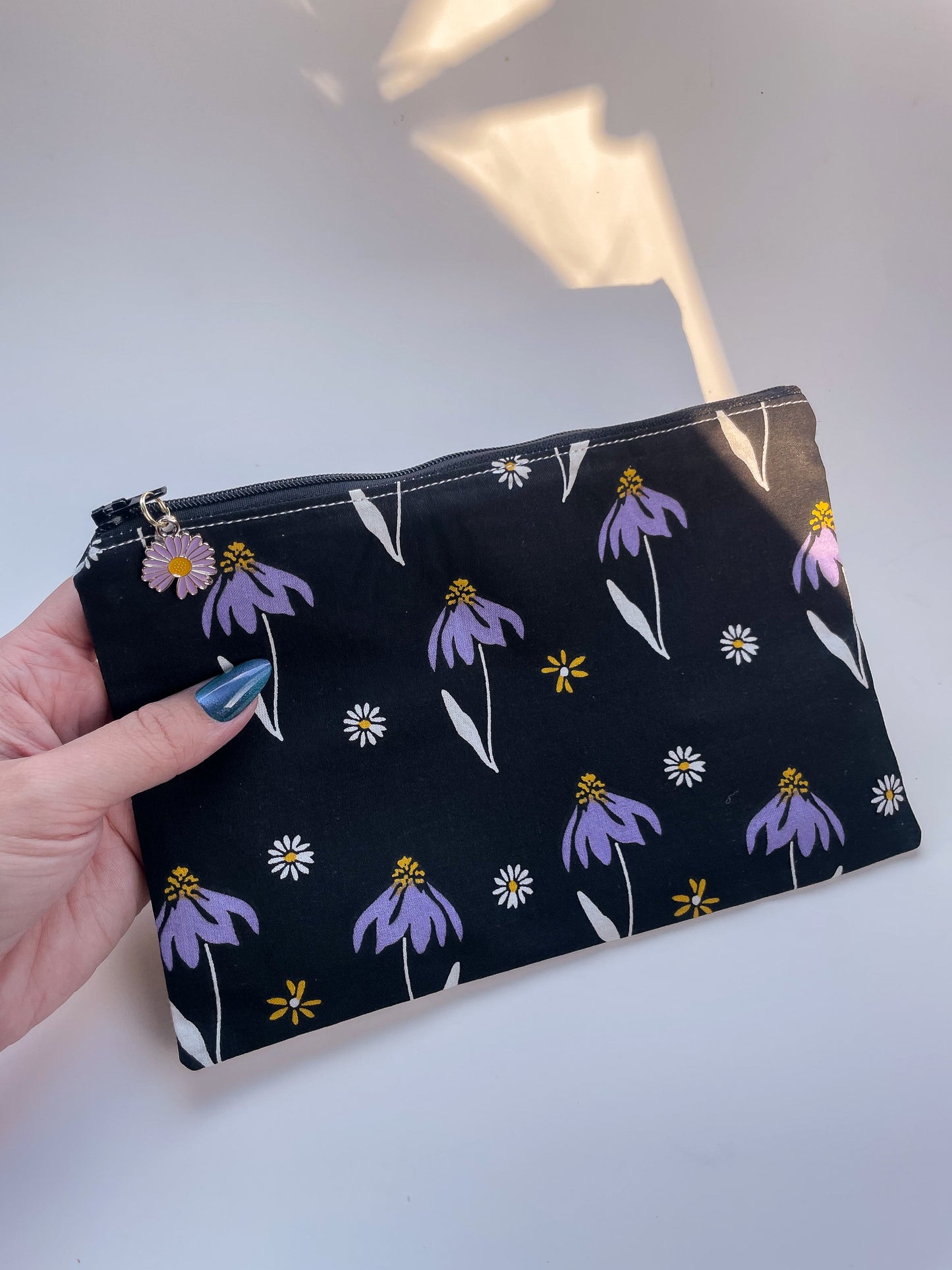 Purple Daisy Zipper Pouch