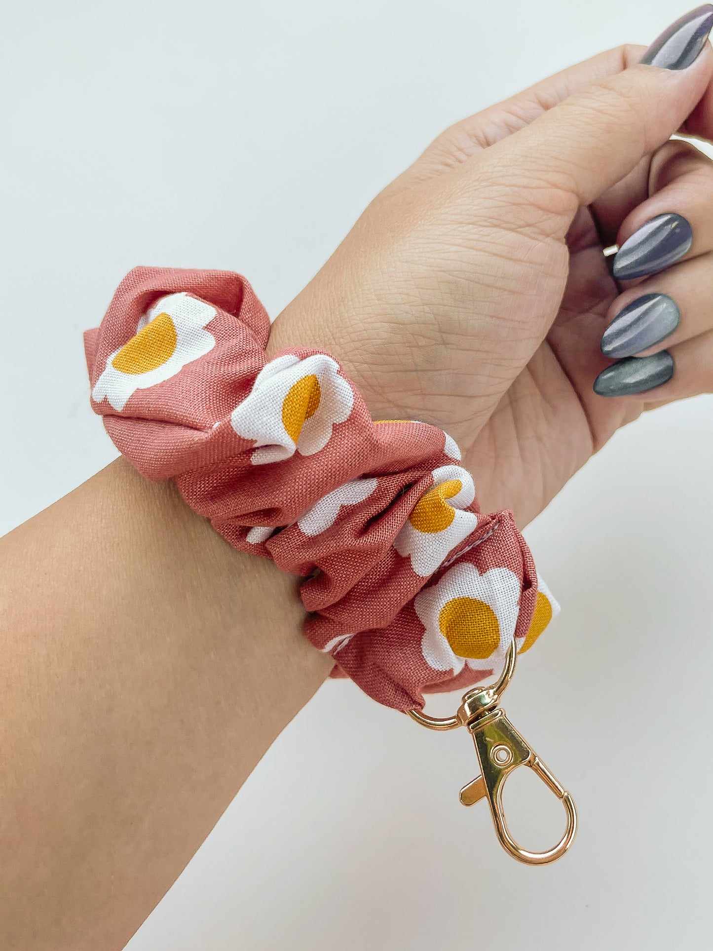 Daisy Scrunchie Keychain